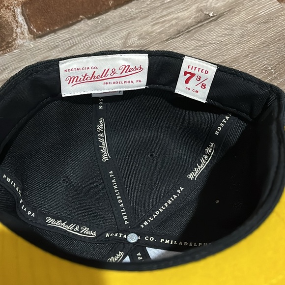 Mitchell and Ness - Picture 8 of 8